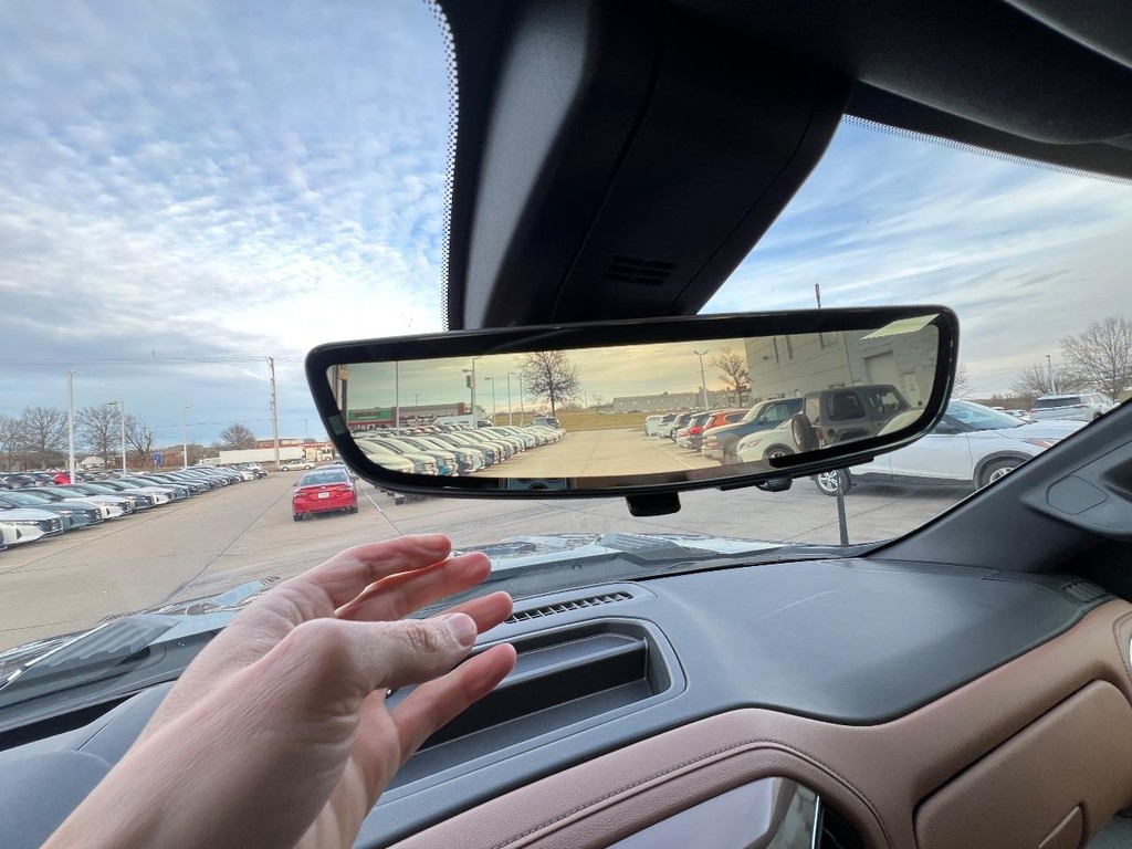 Chevrolet Silverado 3500HD Vehicle Full-screen Gallery Image 08