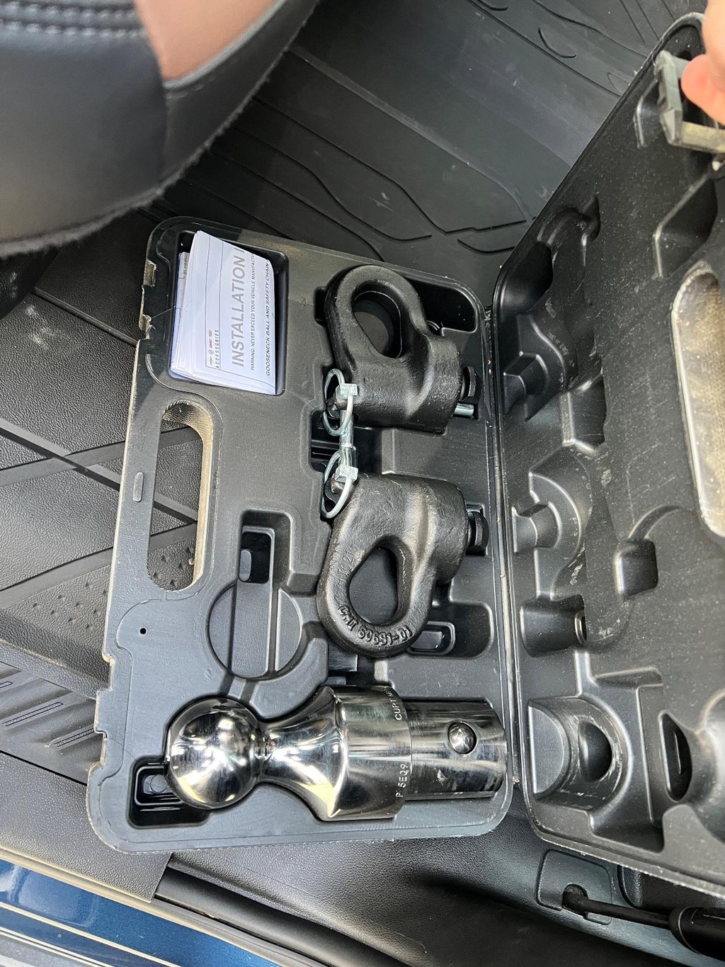 Chevrolet Silverado 3500HD Vehicle Full-screen Gallery Image 19