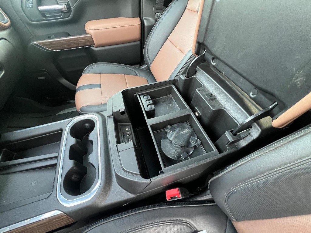 Chevrolet Silverado 3500HD Vehicle Full-screen Gallery Image 25