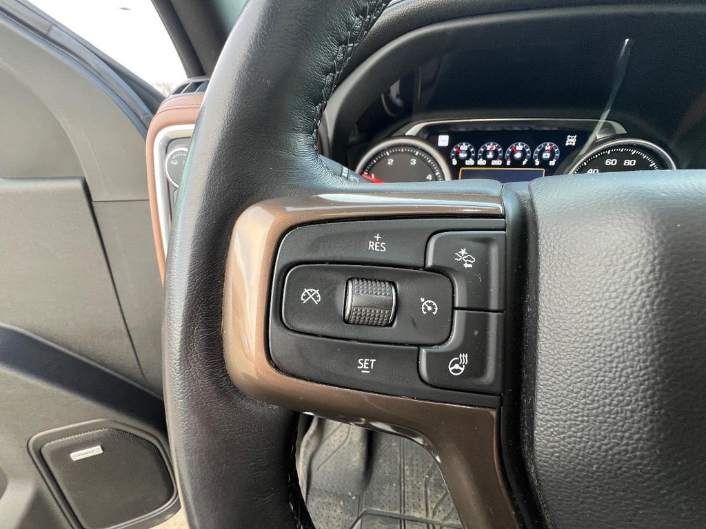 Chevrolet Silverado 3500HD Vehicle Full-screen Gallery Image 26