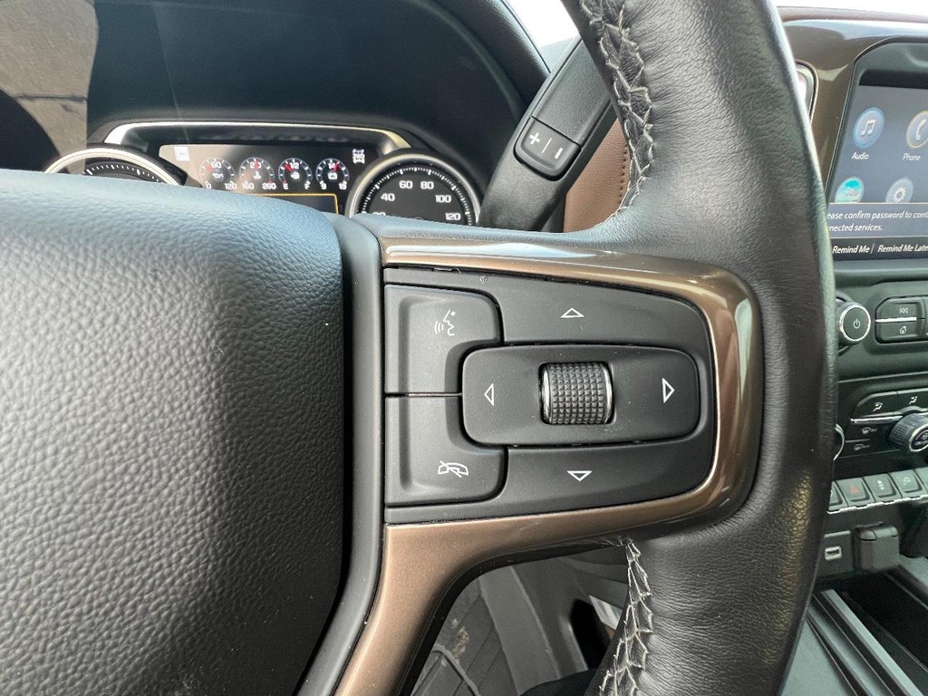 Chevrolet Silverado 3500HD Vehicle Full-screen Gallery Image 27