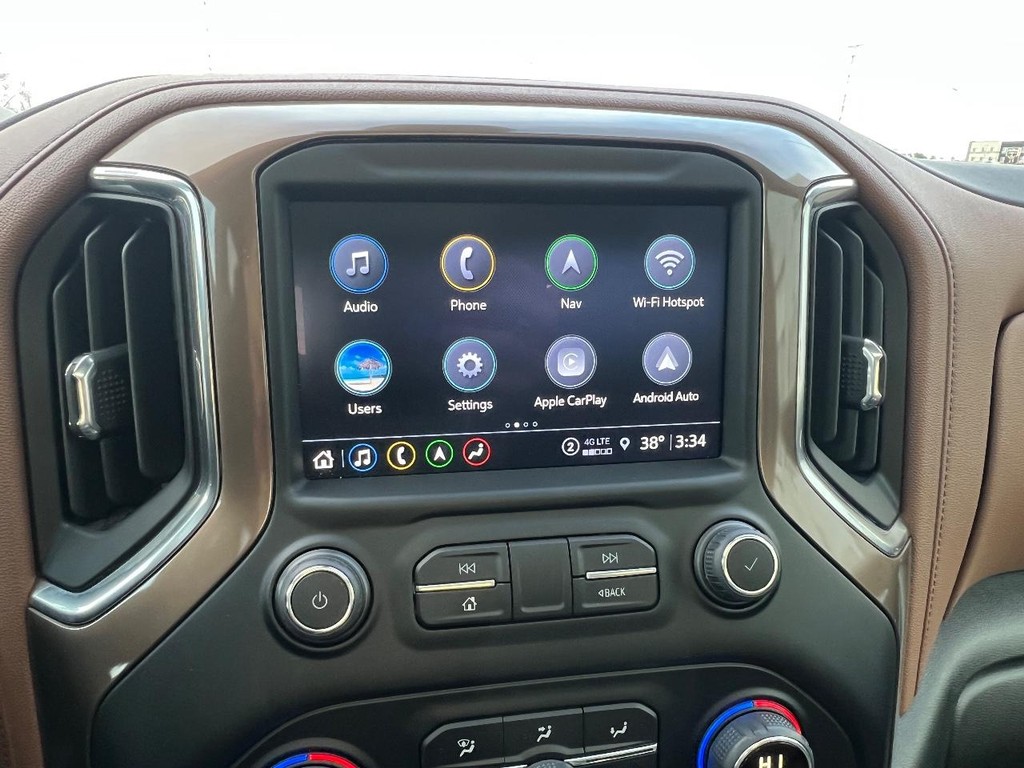 Chevrolet Silverado 3500HD Vehicle Full-screen Gallery Image 32