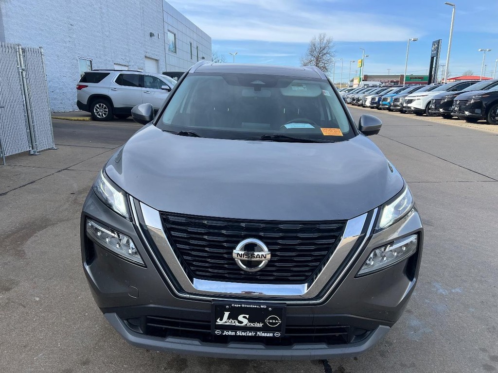 Nissan Rogue Vehicle Full-screen Gallery Image 05