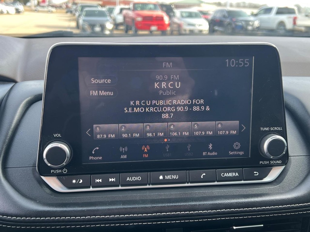 Nissan Rogue Vehicle Full-screen Gallery Image 29