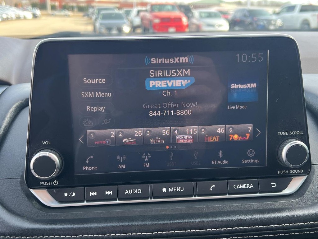 Nissan Rogue Vehicle Full-screen Gallery Image 30