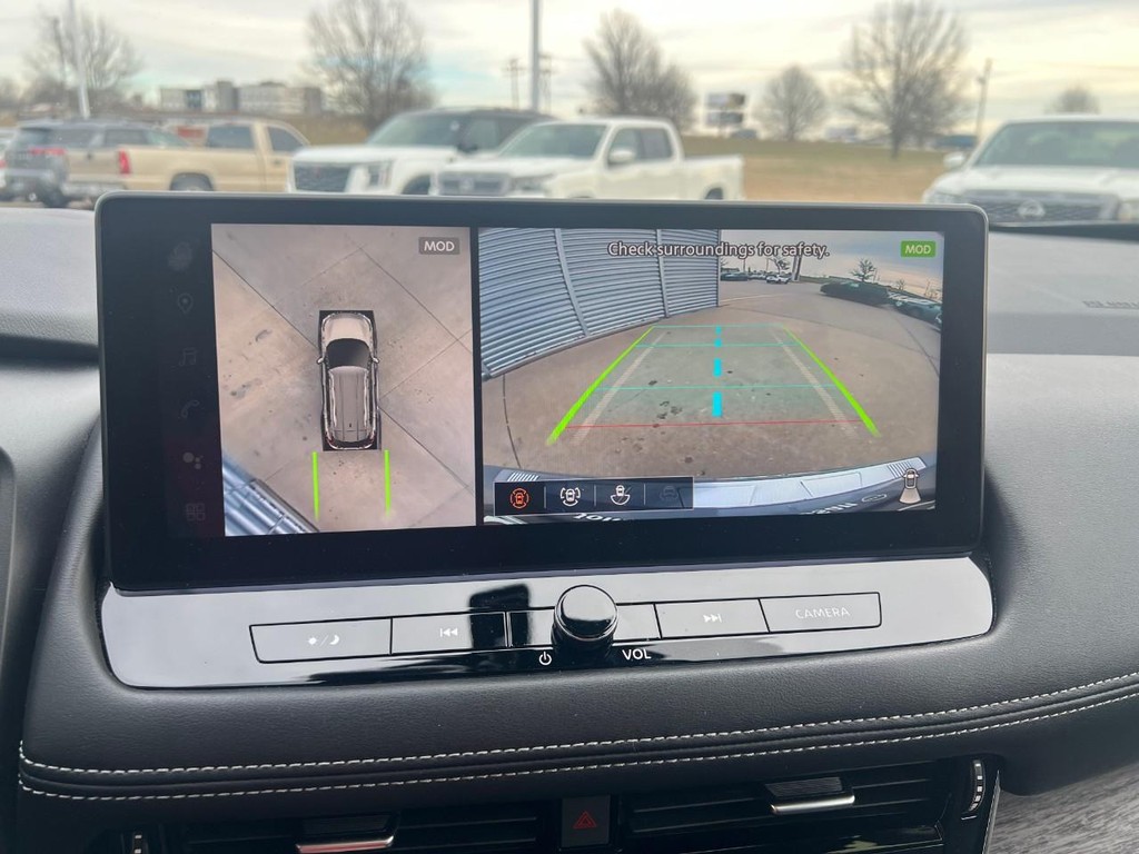 Nissan Rogue Vehicle Full-screen Gallery Image 27