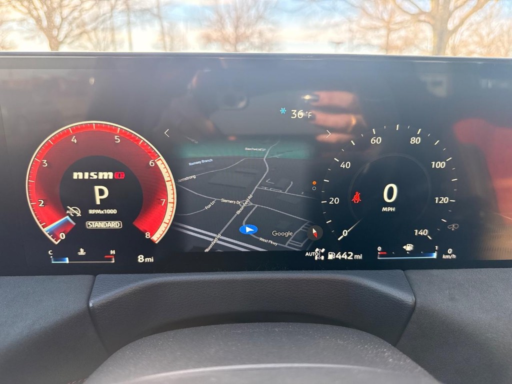 Nissan Armada Vehicle Full-screen Gallery Image 02