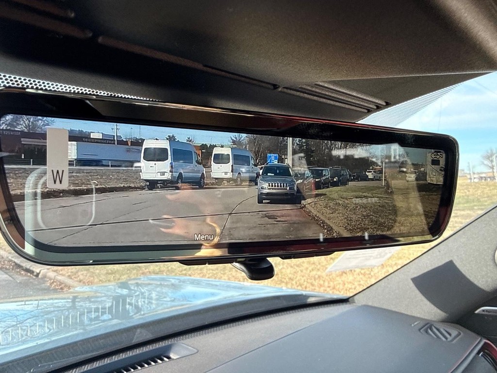 Nissan Armada Vehicle Full-screen Gallery Image 03