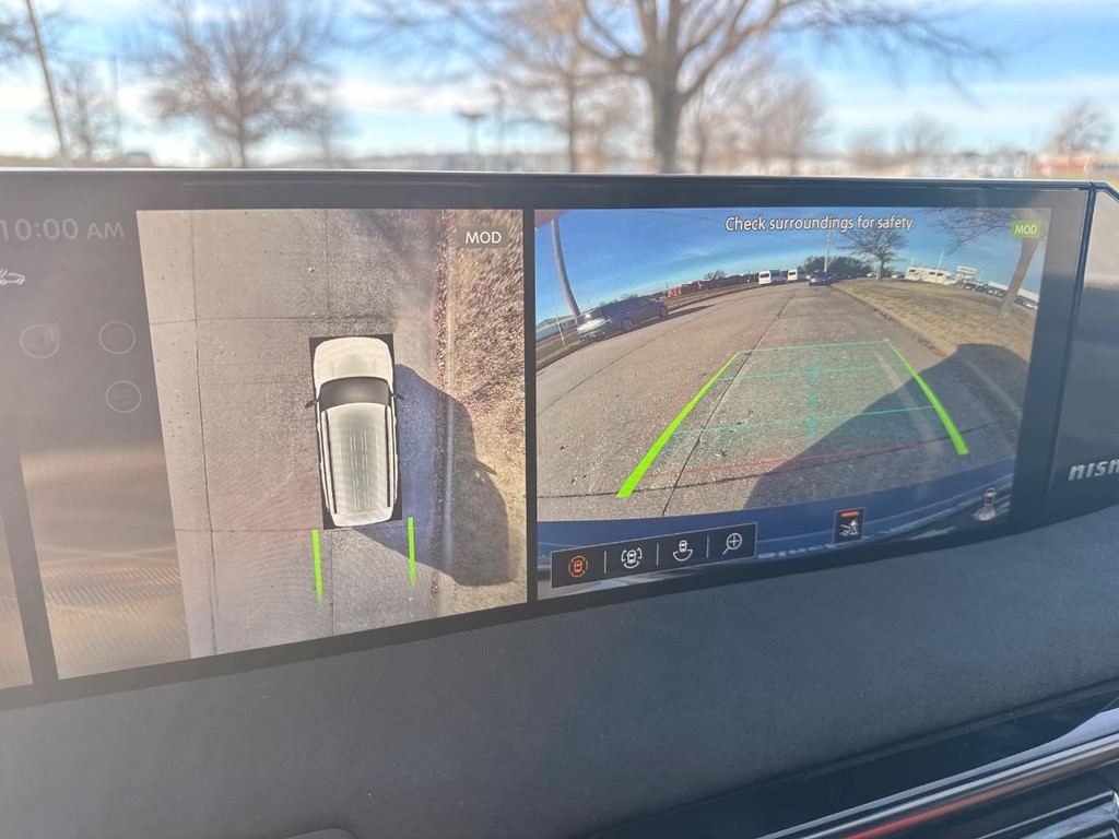 Nissan Armada Vehicle Full-screen Gallery Image 05