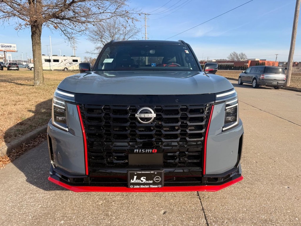 Nissan Armada Vehicle Full-screen Gallery Image 40