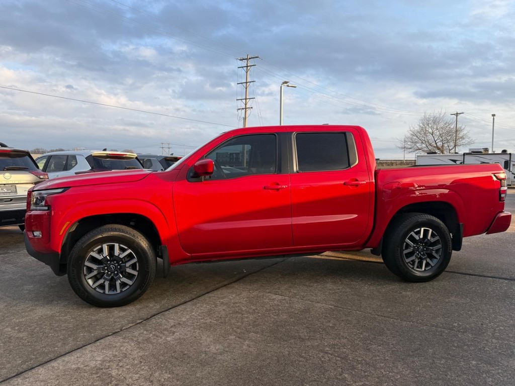 Nissan Frontier Vehicle Full-screen Gallery Image 02