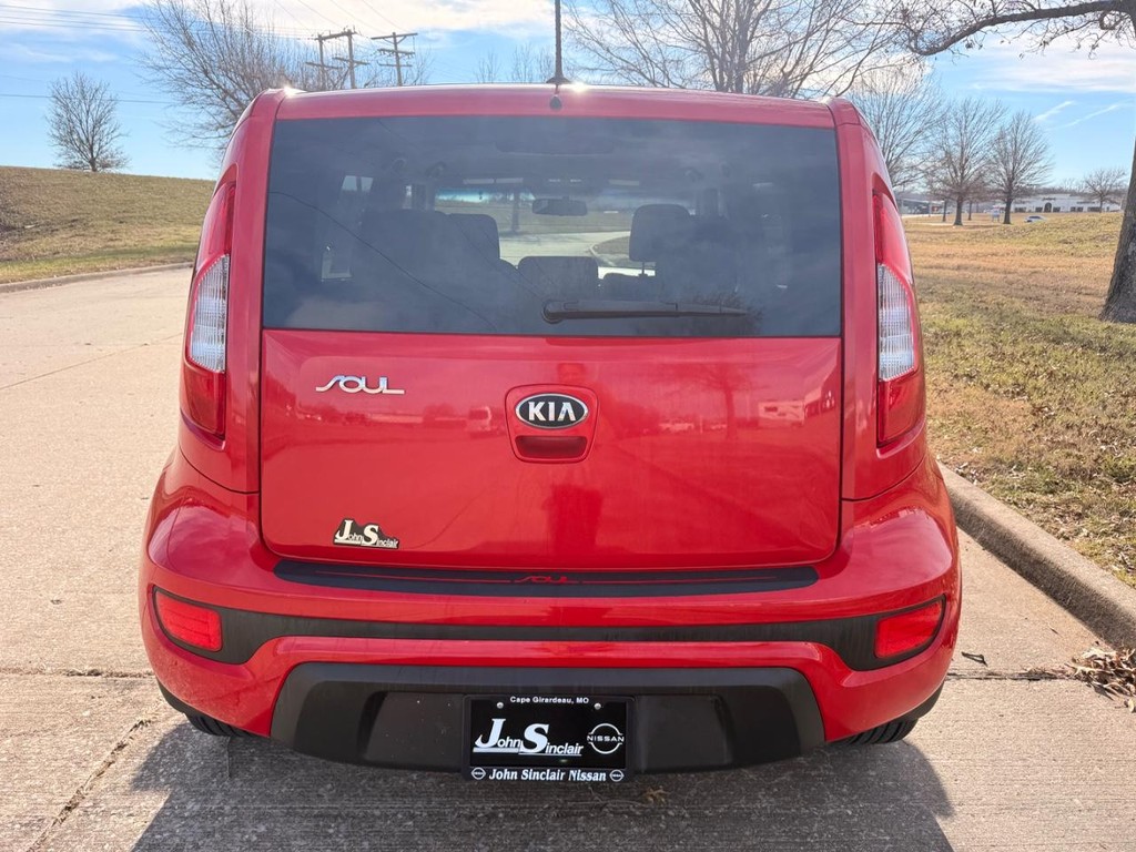 Kia Soul Vehicle Full-screen Gallery Image 18