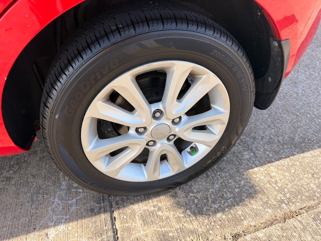 Kia Soul Vehicle Full-screen Gallery Image 19