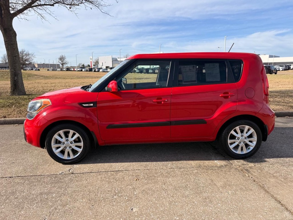 Kia Soul Vehicle Full-screen Gallery Image 21