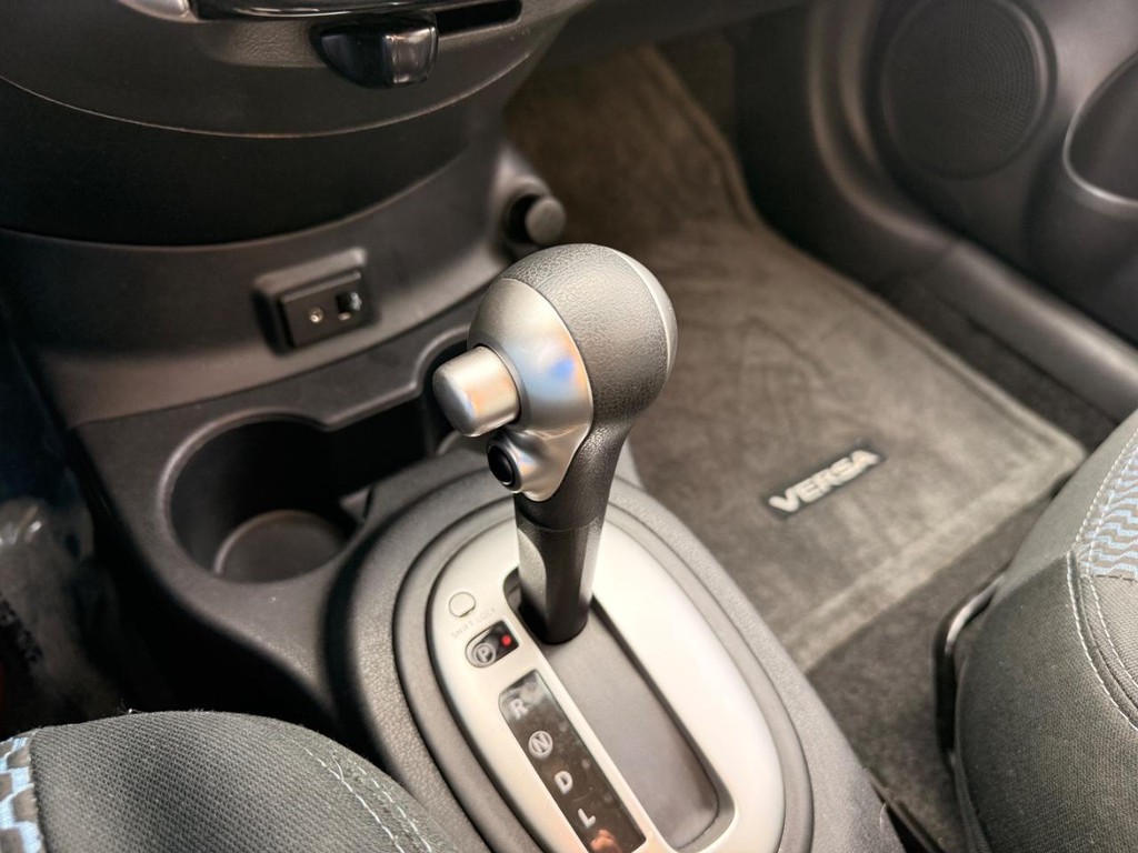 Nissan Versa Note Vehicle Full-screen Gallery Image 04