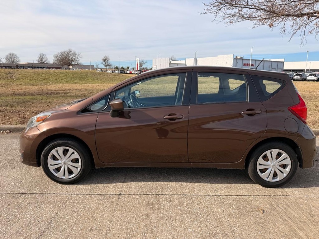 Nissan Versa Note Vehicle Full-screen Gallery Image 17