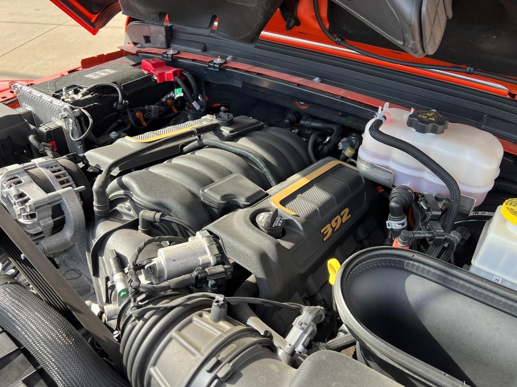 Jeep Wrangler Vehicle Full-screen Gallery Image 03