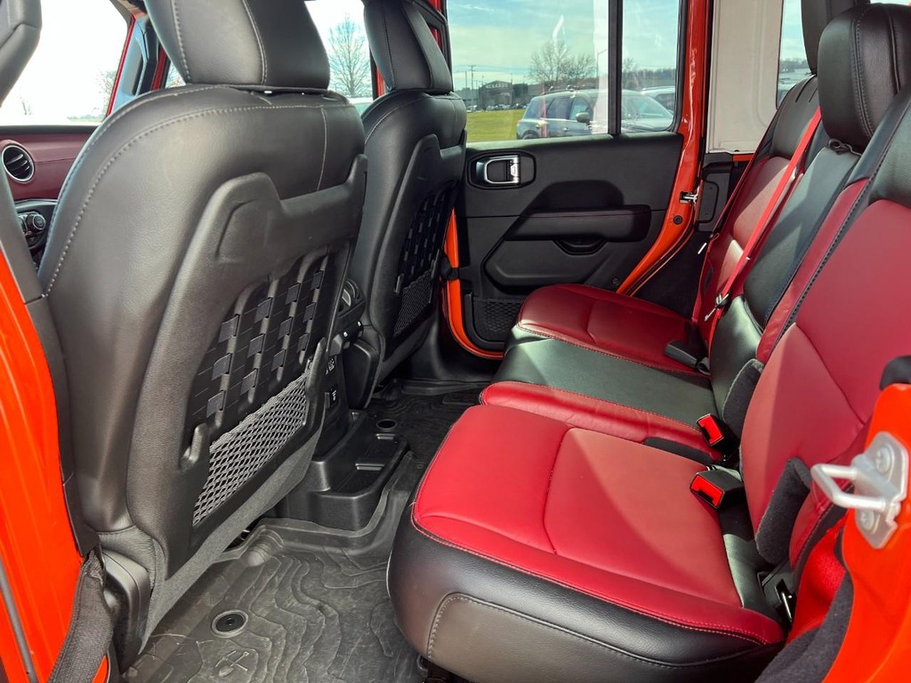 Jeep Wrangler Vehicle Full-screen Gallery Image 22