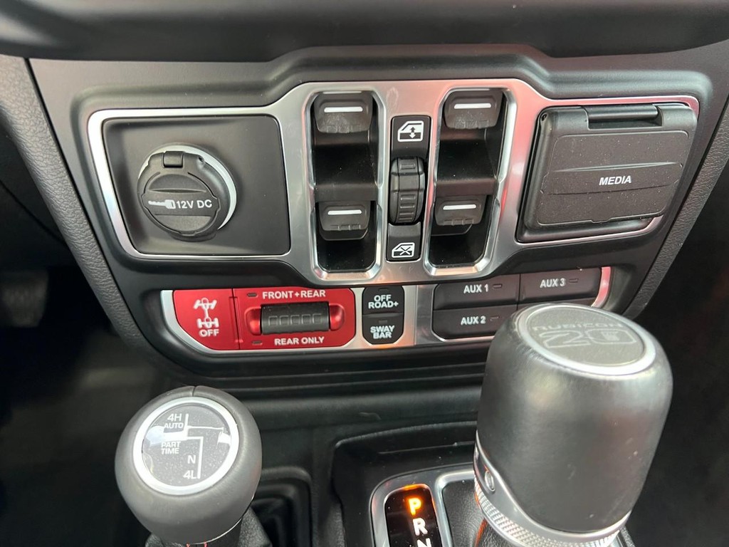 Jeep Wrangler Vehicle Full-screen Gallery Image 30