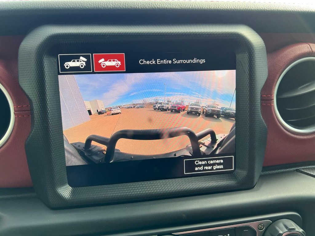 Jeep Wrangler Vehicle Full-screen Gallery Image 34