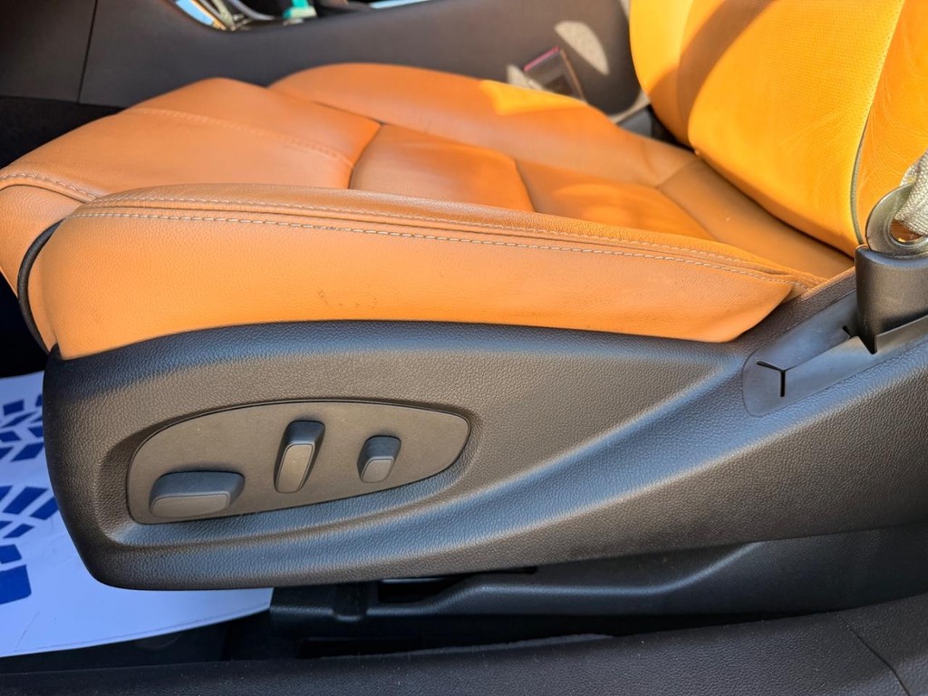 Chevrolet Impala Vehicle Full-screen Gallery Image 05