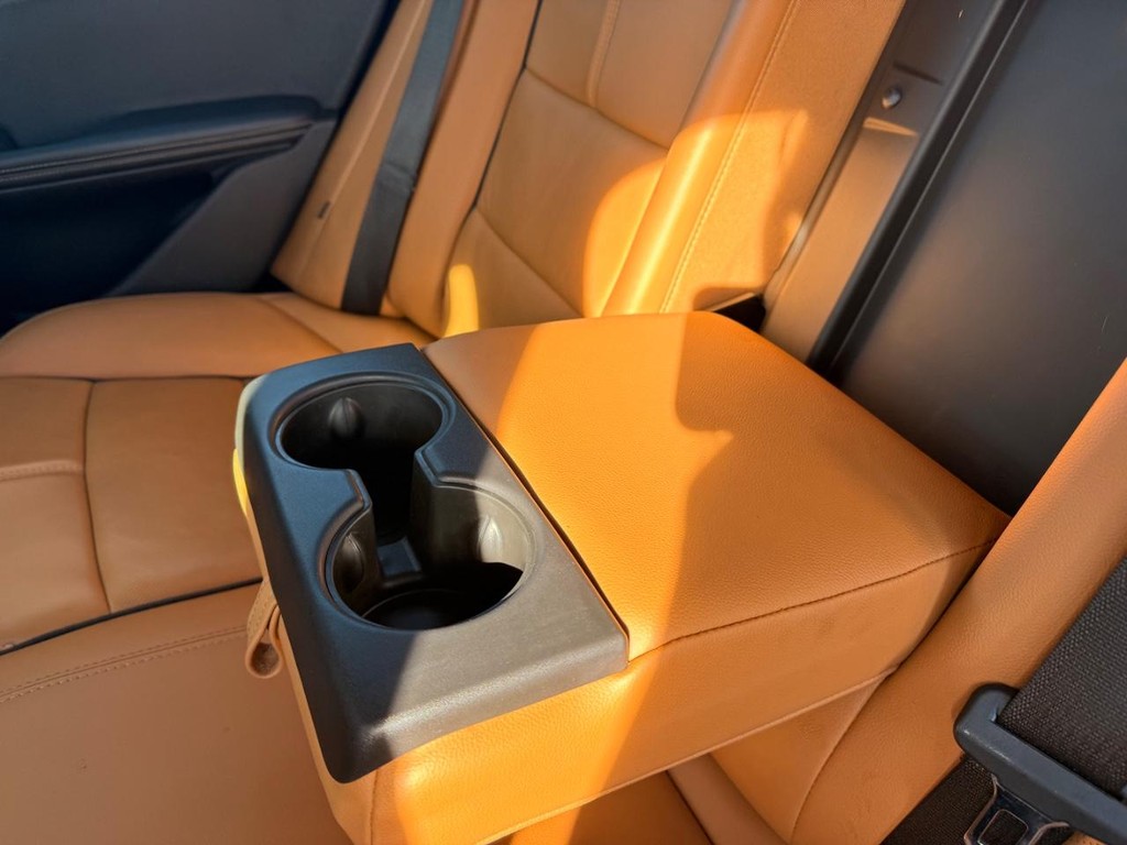 Chevrolet Impala Vehicle Full-screen Gallery Image 07