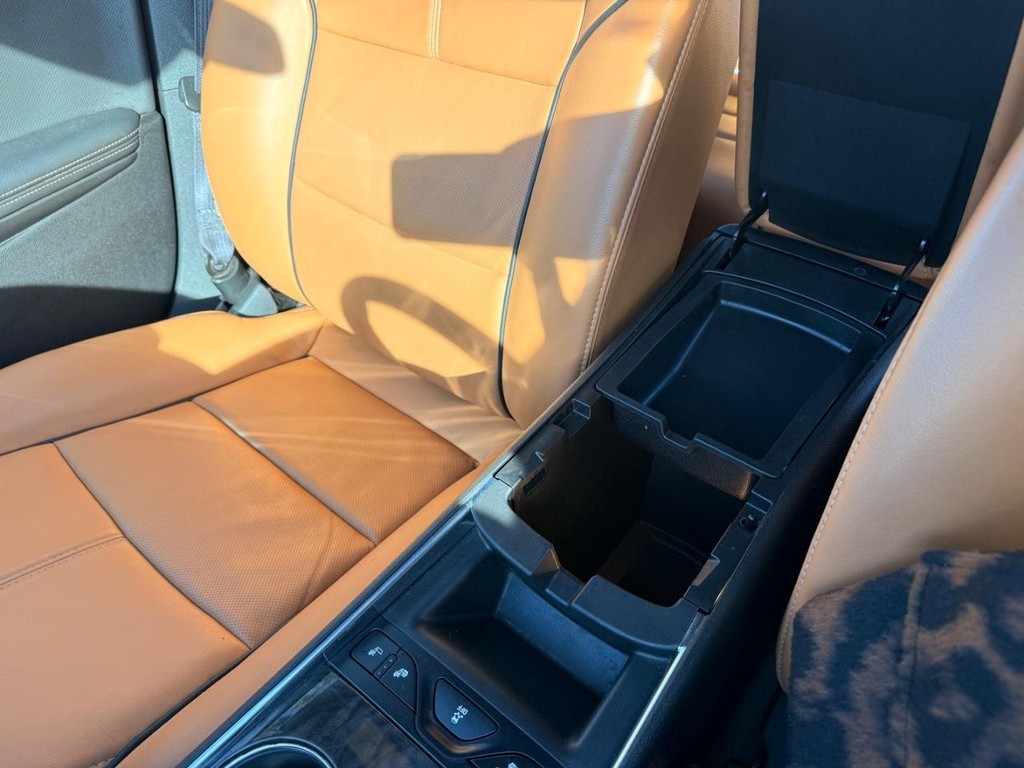 Chevrolet Impala Vehicle Full-screen Gallery Image 12