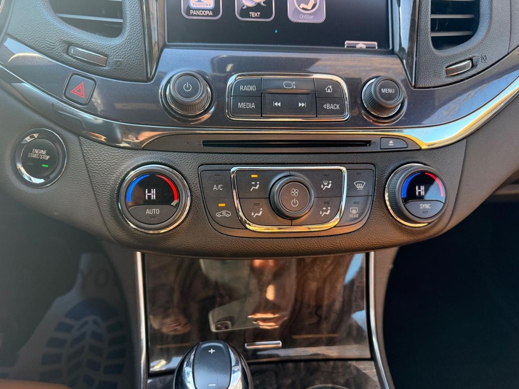 Chevrolet Impala Vehicle Full-screen Gallery Image 16