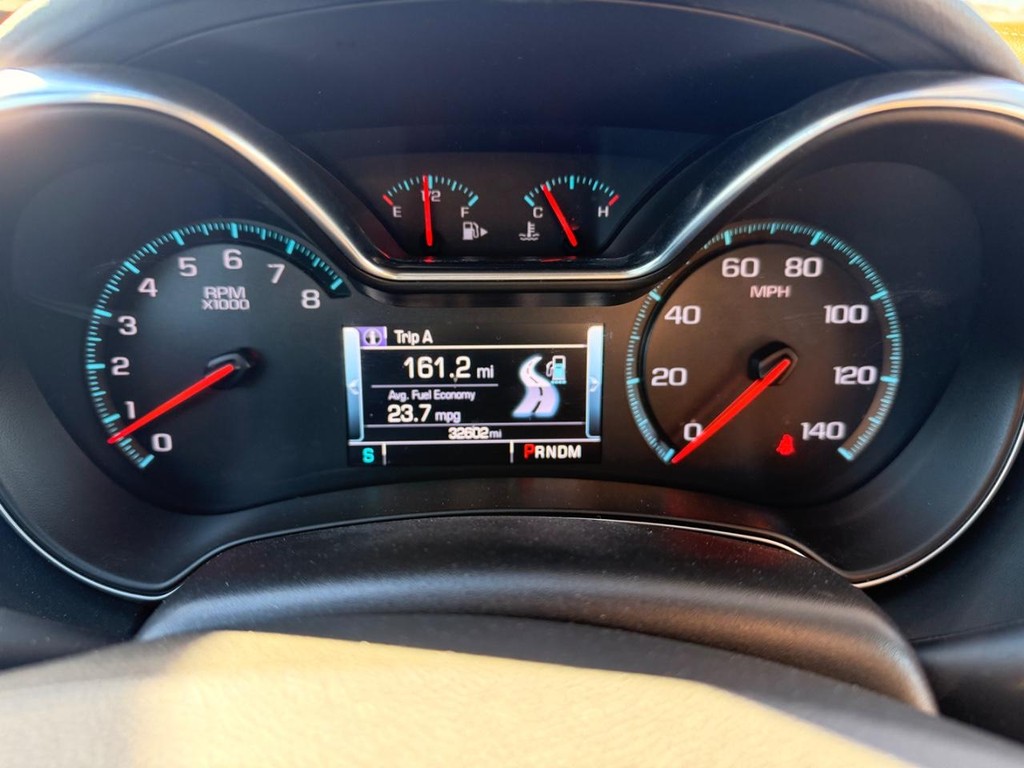 Chevrolet Impala Vehicle Full-screen Gallery Image 18