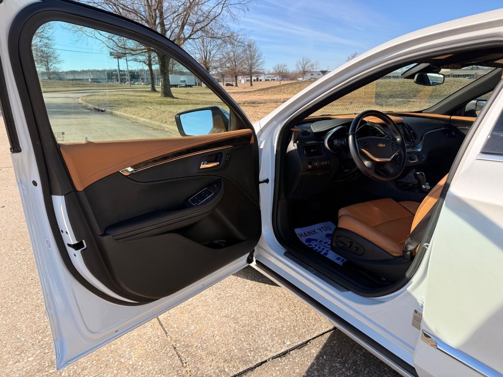 Chevrolet Impala Vehicle Full-screen Gallery Image 19