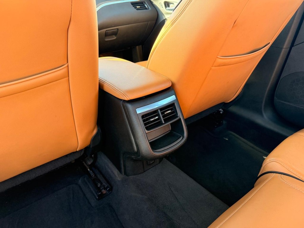 Chevrolet Impala Vehicle Full-screen Gallery Image 21