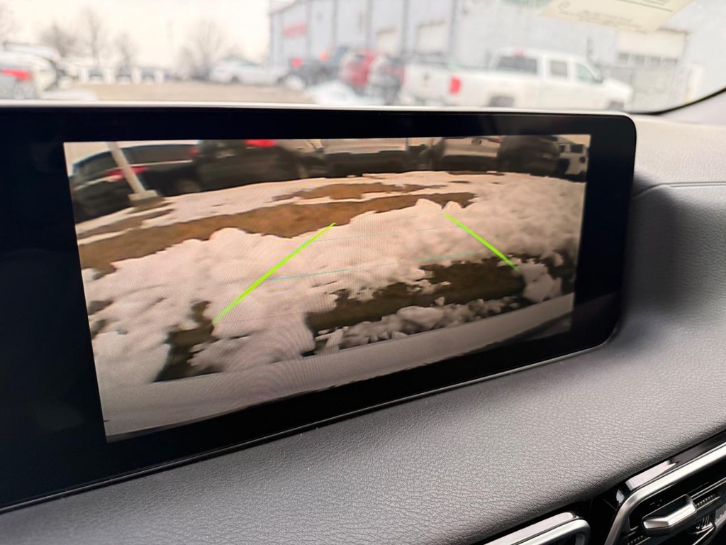 Nissan Sentra Vehicle Full-screen Gallery Image 02