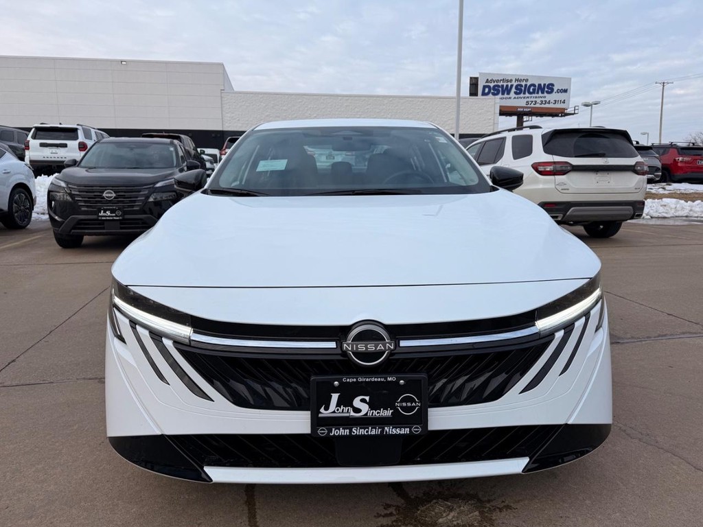 Nissan Sentra Vehicle Full-screen Gallery Image 22