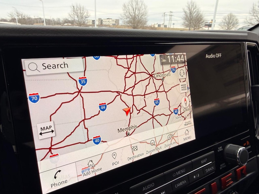 Nissan Frontier Vehicle Full-screen Gallery Image 05