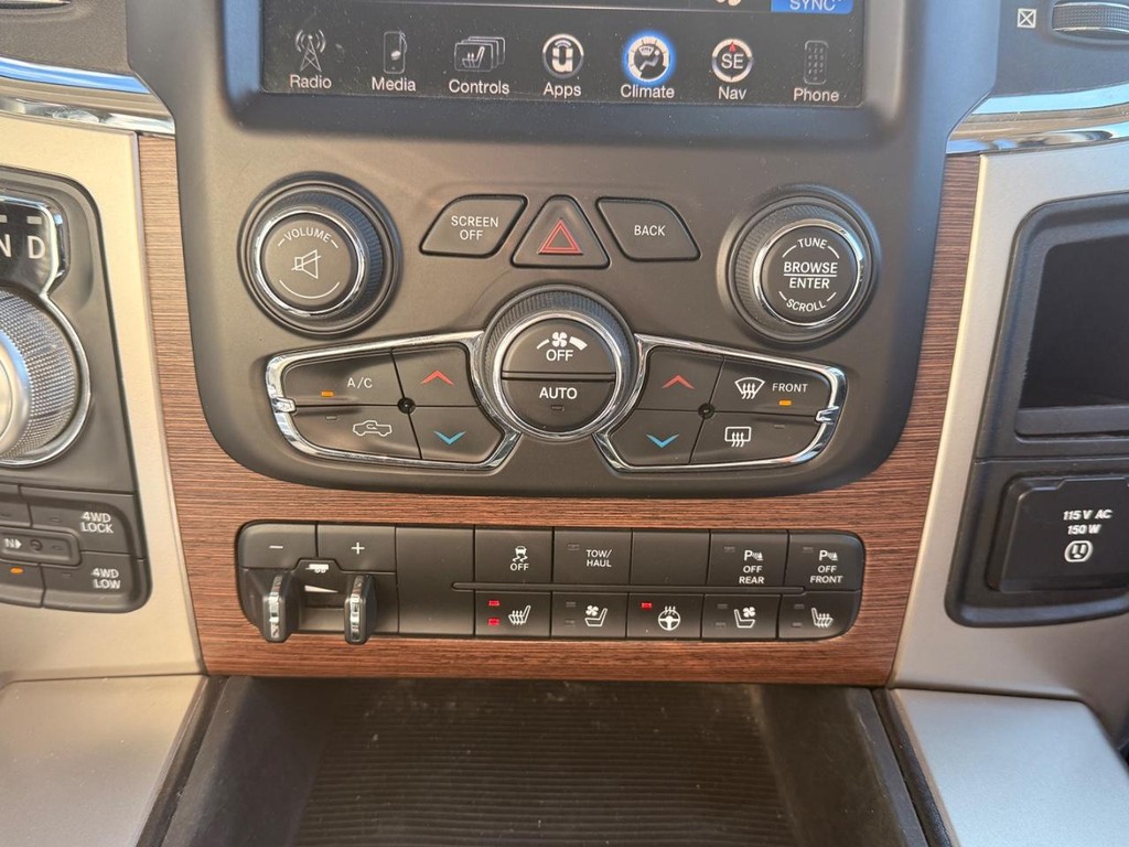 Ram 1500 Vehicle Full-screen Gallery Image 09