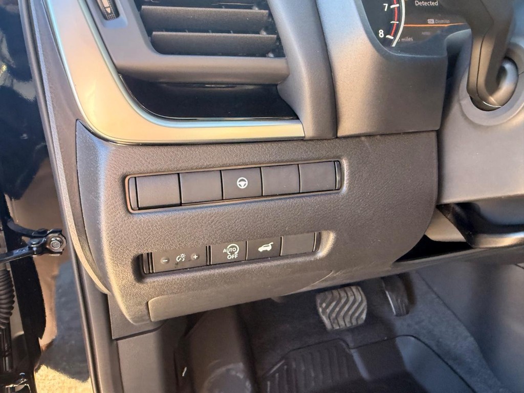 Nissan Rogue Vehicle Full-screen Gallery Image 13