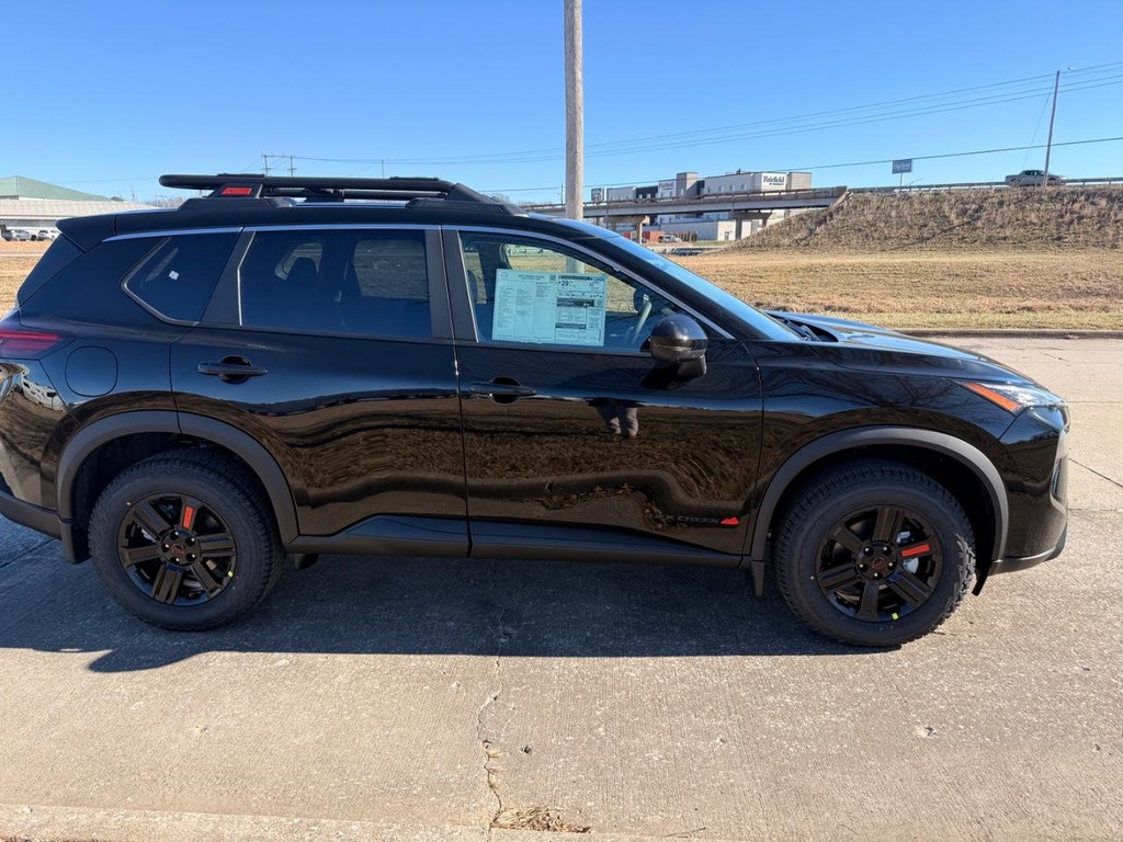 Nissan Rogue Vehicle Full-screen Gallery Image 28