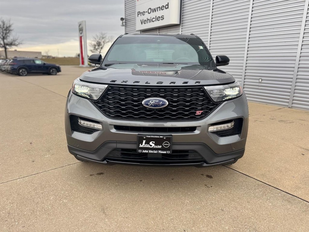 Ford Explorer Vehicle Full-screen Gallery Image 03