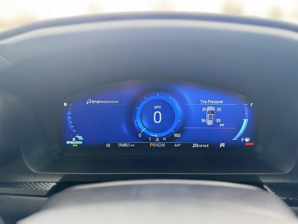 Ford Explorer Vehicle Full-screen Gallery Image 11