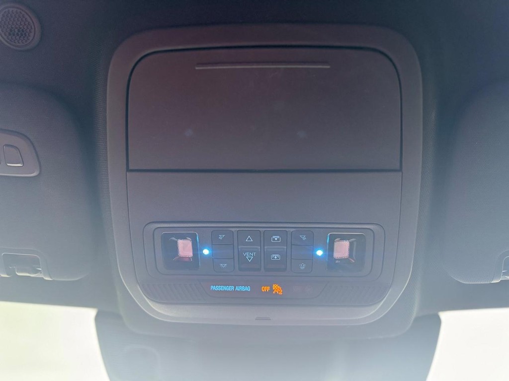 Ford Explorer Vehicle Full-screen Gallery Image 16