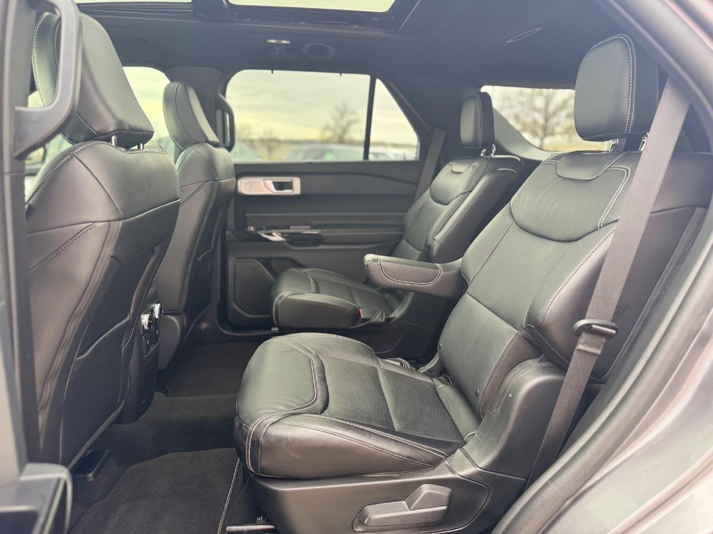 Ford Explorer Vehicle Full-screen Gallery Image 19