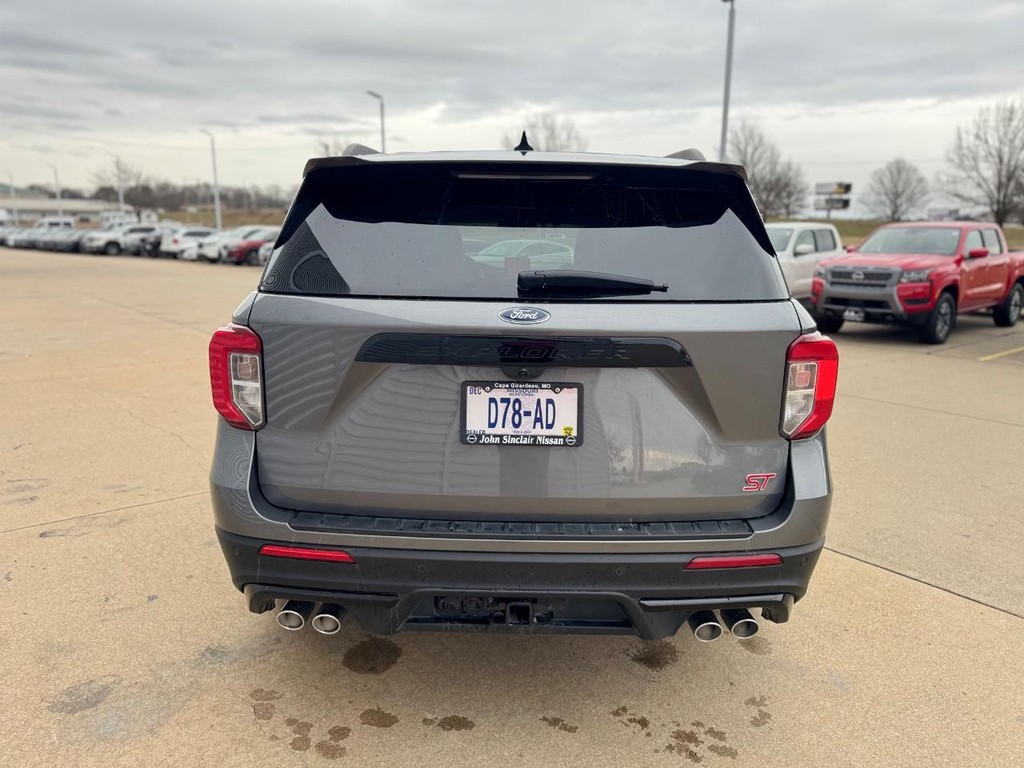 Ford Explorer Vehicle Full-screen Gallery Image 25