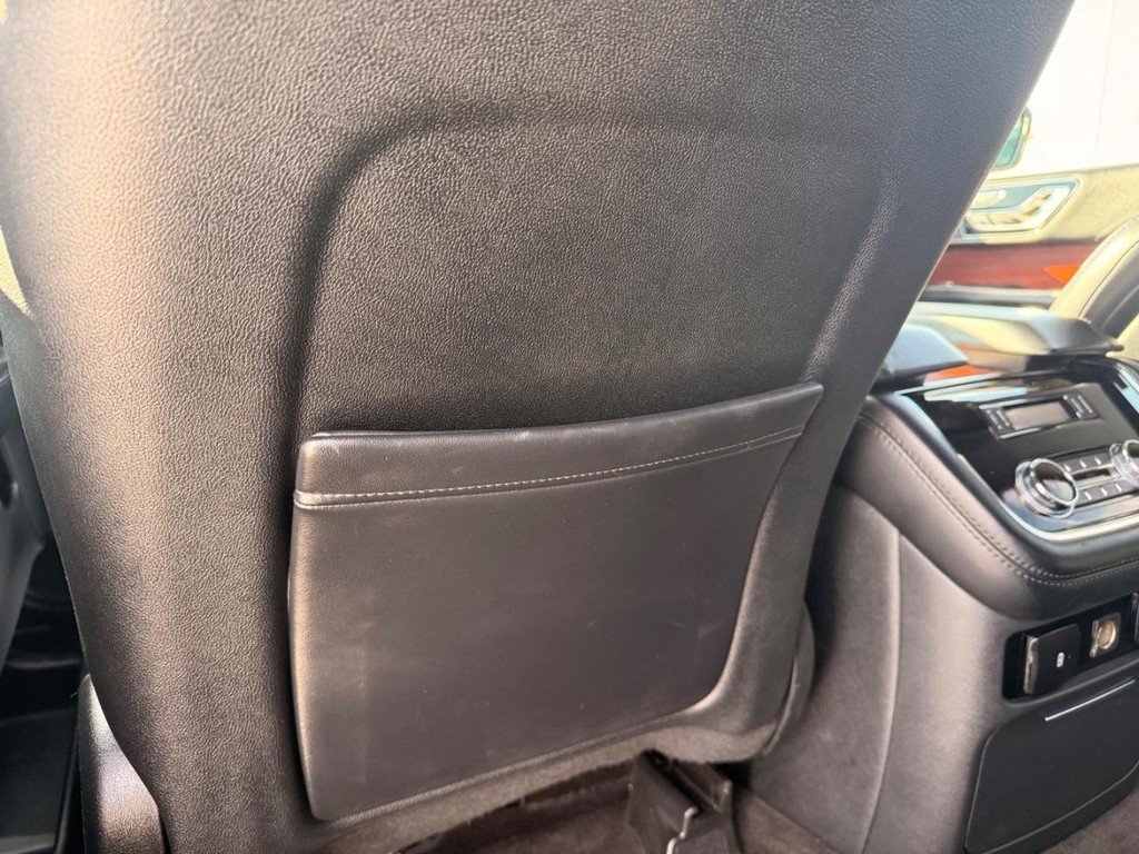 Lincoln Navigator Vehicle Full-screen Gallery Image 27