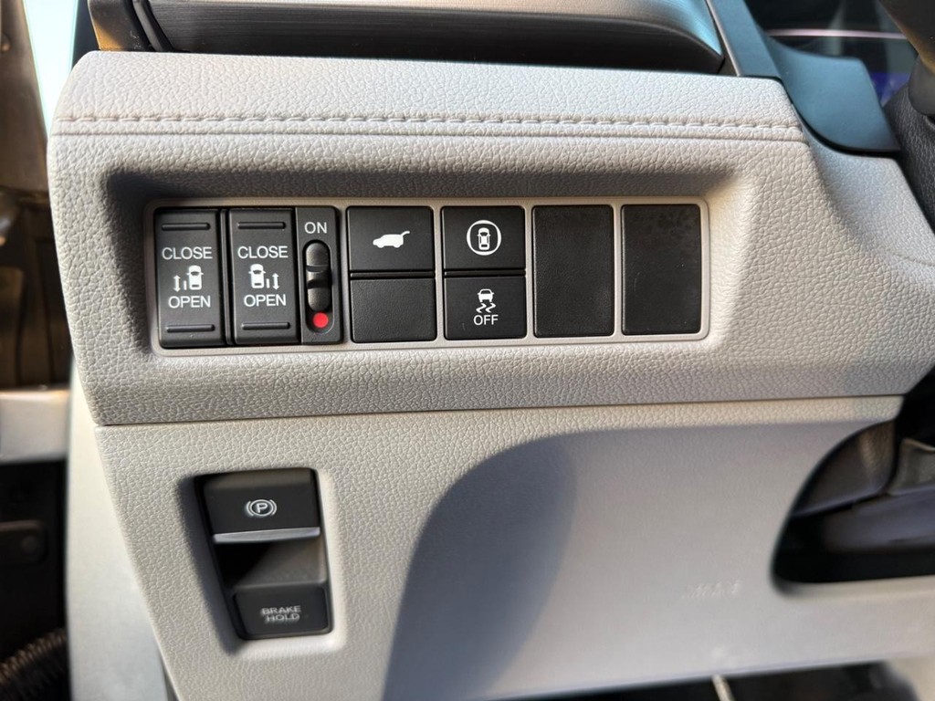 Honda Odyssey Vehicle Full-screen Gallery Image 19