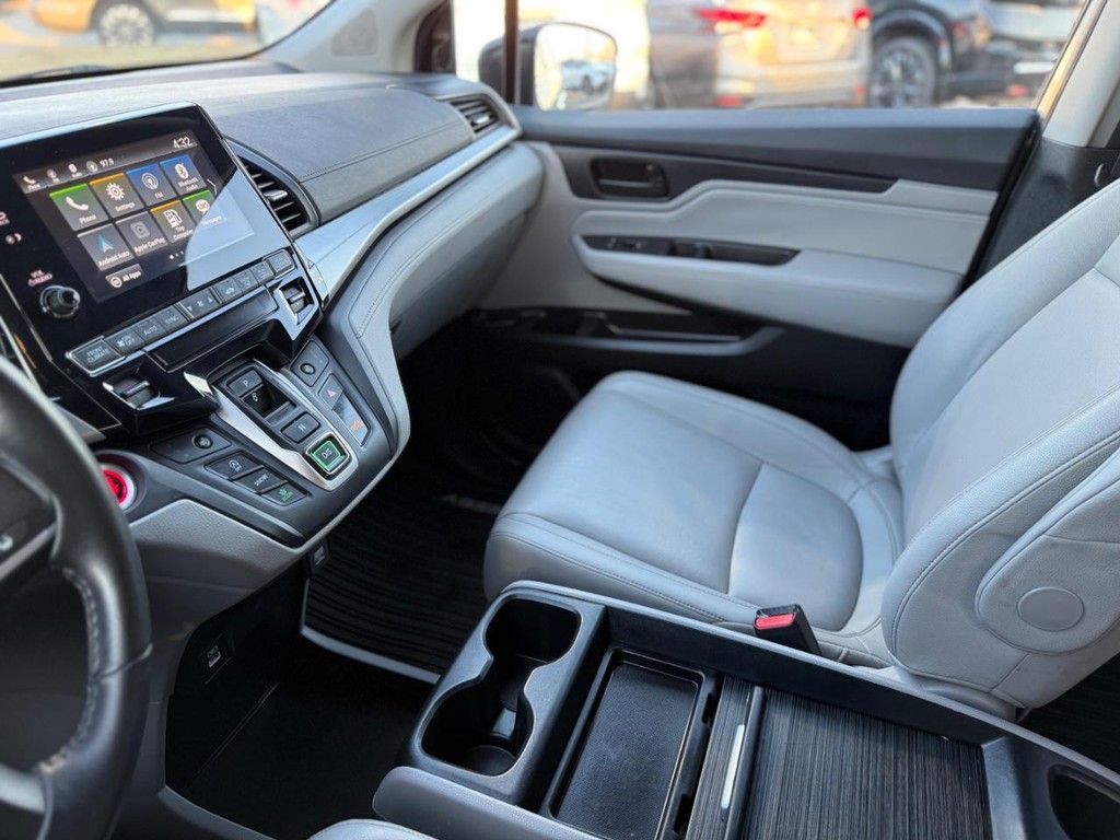 Honda Odyssey Vehicle Full-screen Gallery Image 30