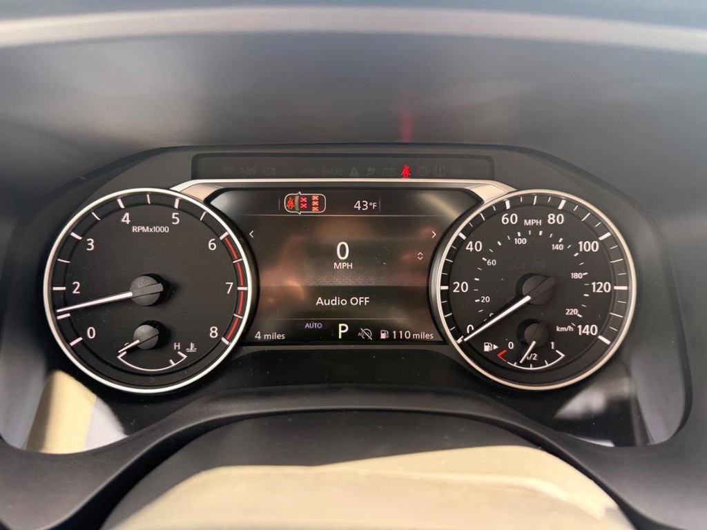 Nissan Rogue Vehicle Full-screen Gallery Image 11