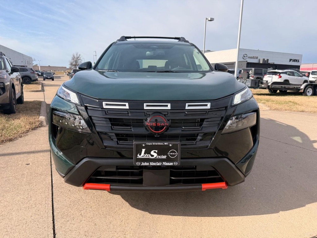 Nissan Rogue Vehicle Full-screen Gallery Image 30