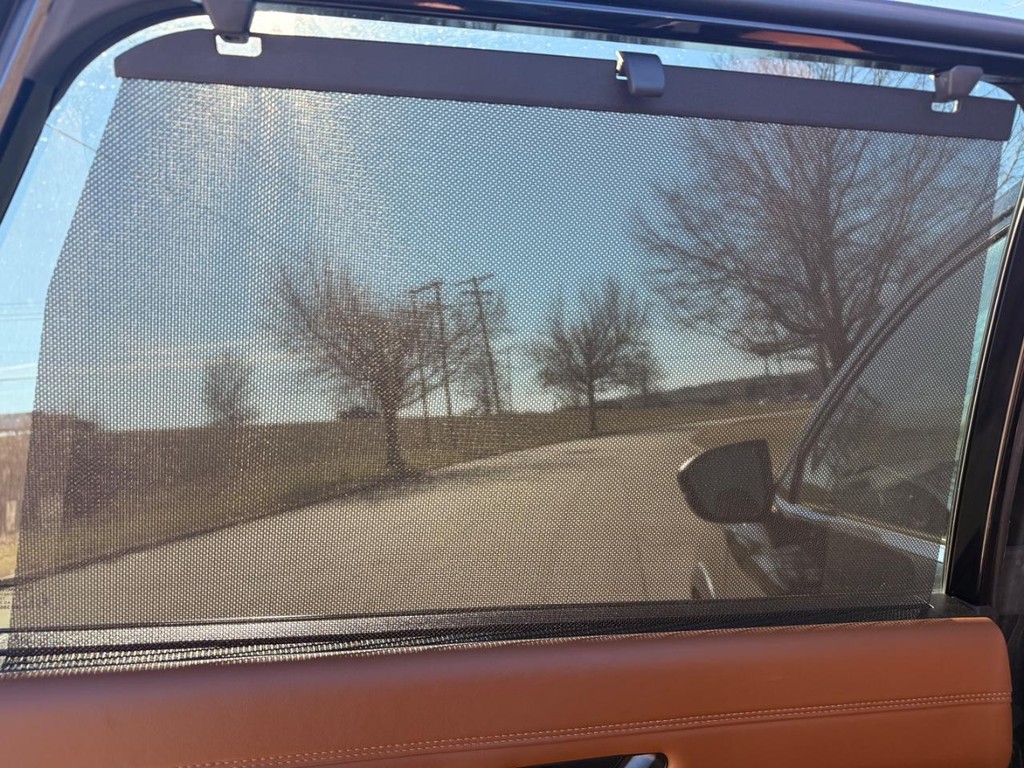 Nissan Pathfinder Vehicle Full-screen Gallery Image 27