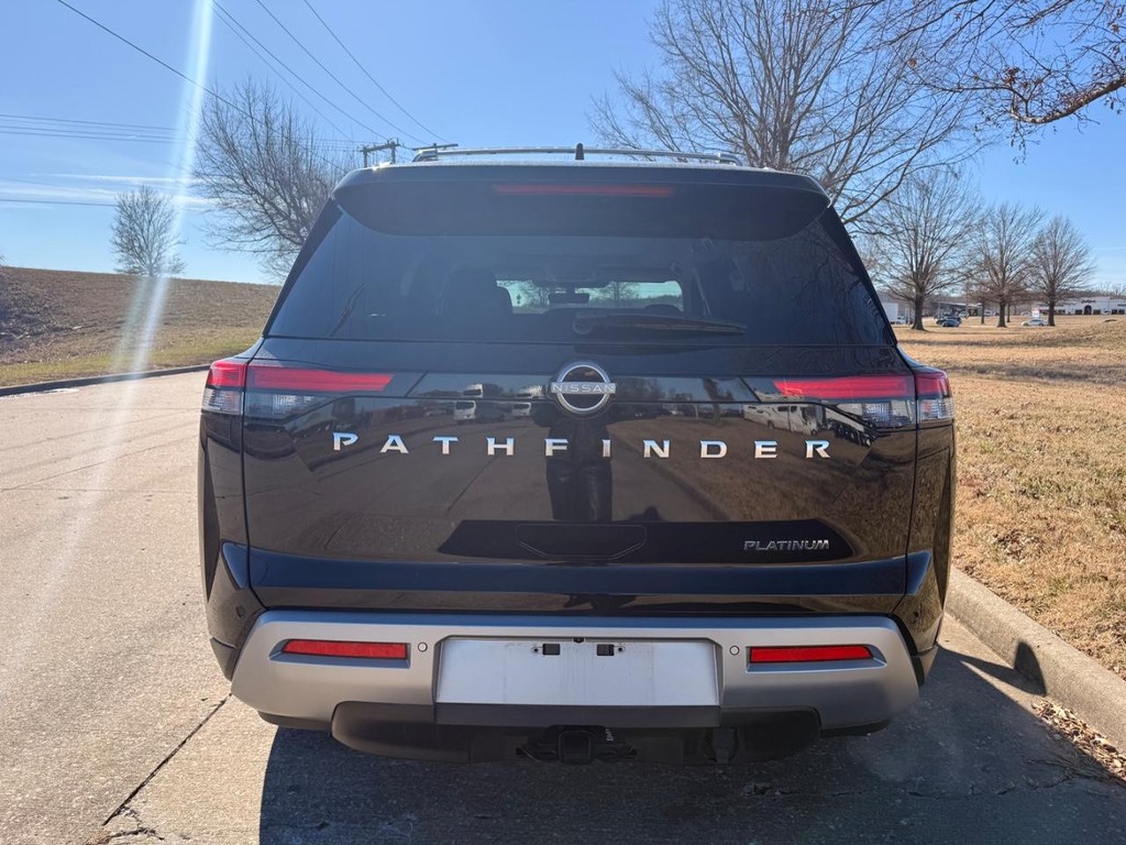 Nissan Pathfinder Vehicle Full-screen Gallery Image 36