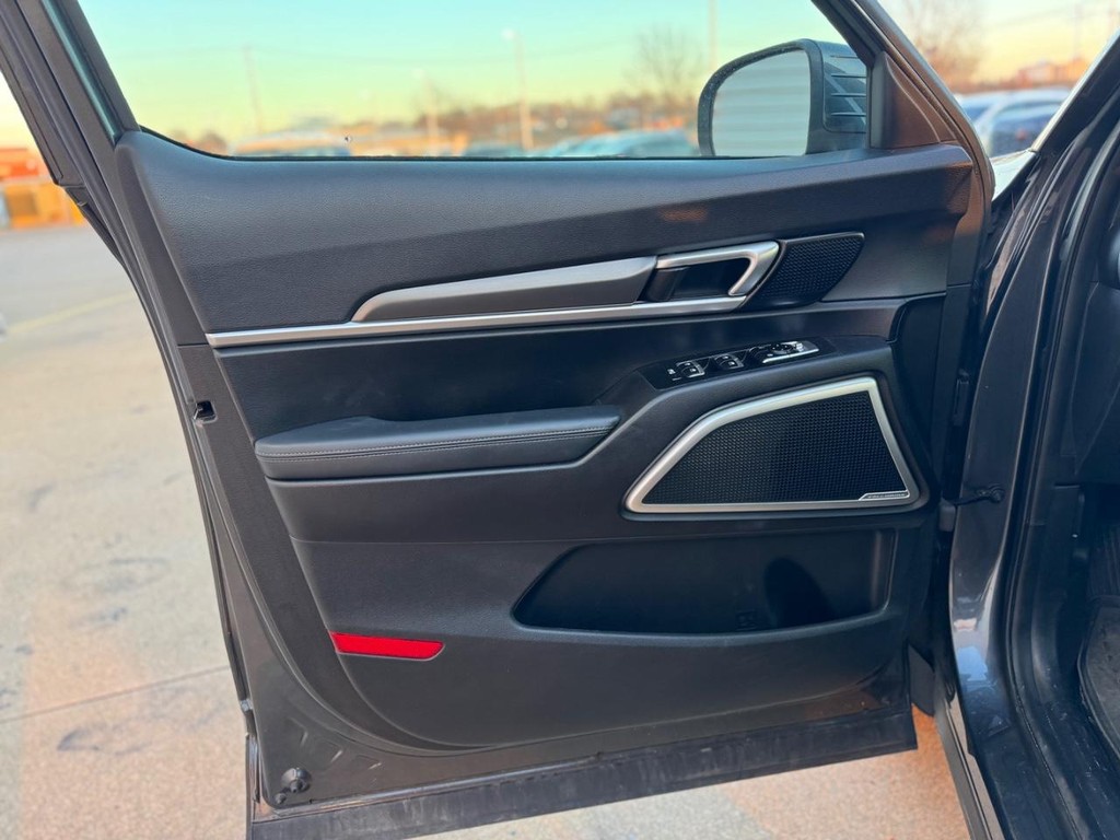 Kia Telluride Vehicle Full-screen Gallery Image 06